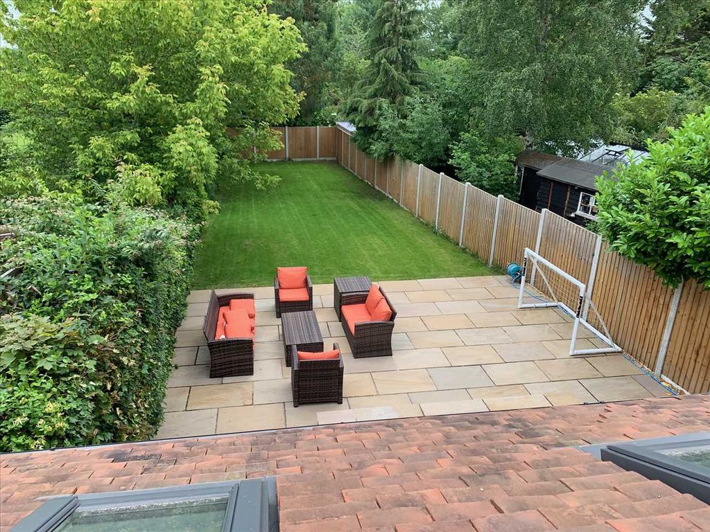 Property photo 2 of 18