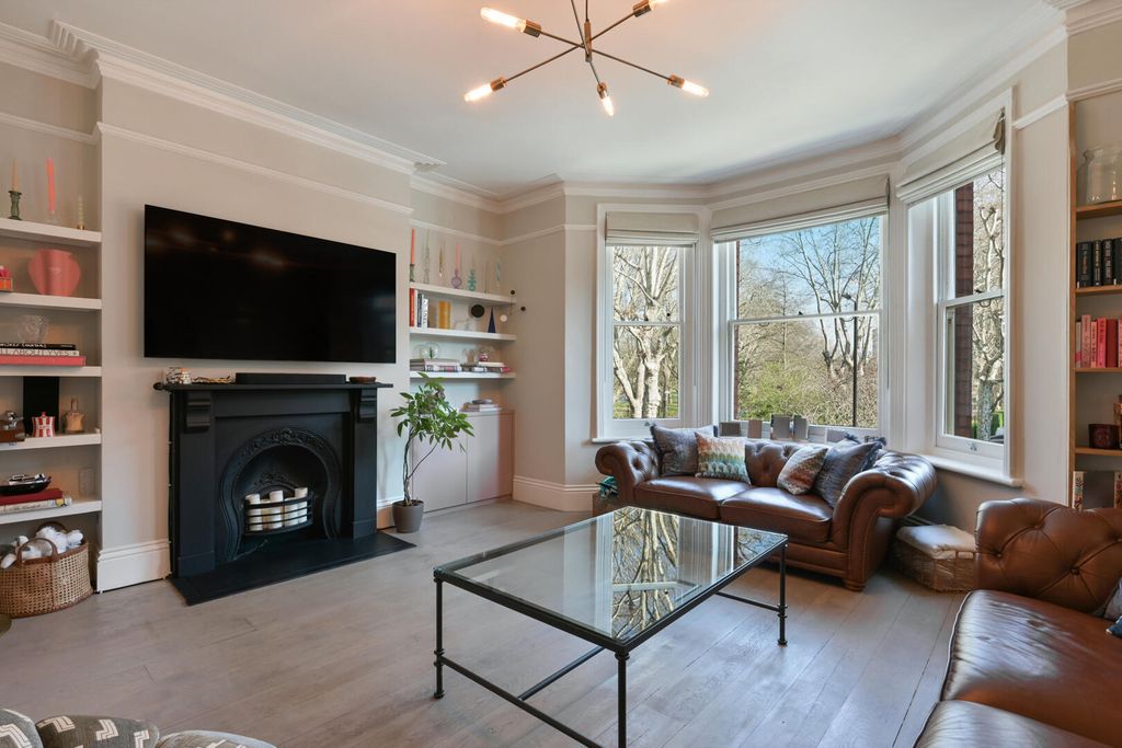 Property photo 3 of 12 Living Room