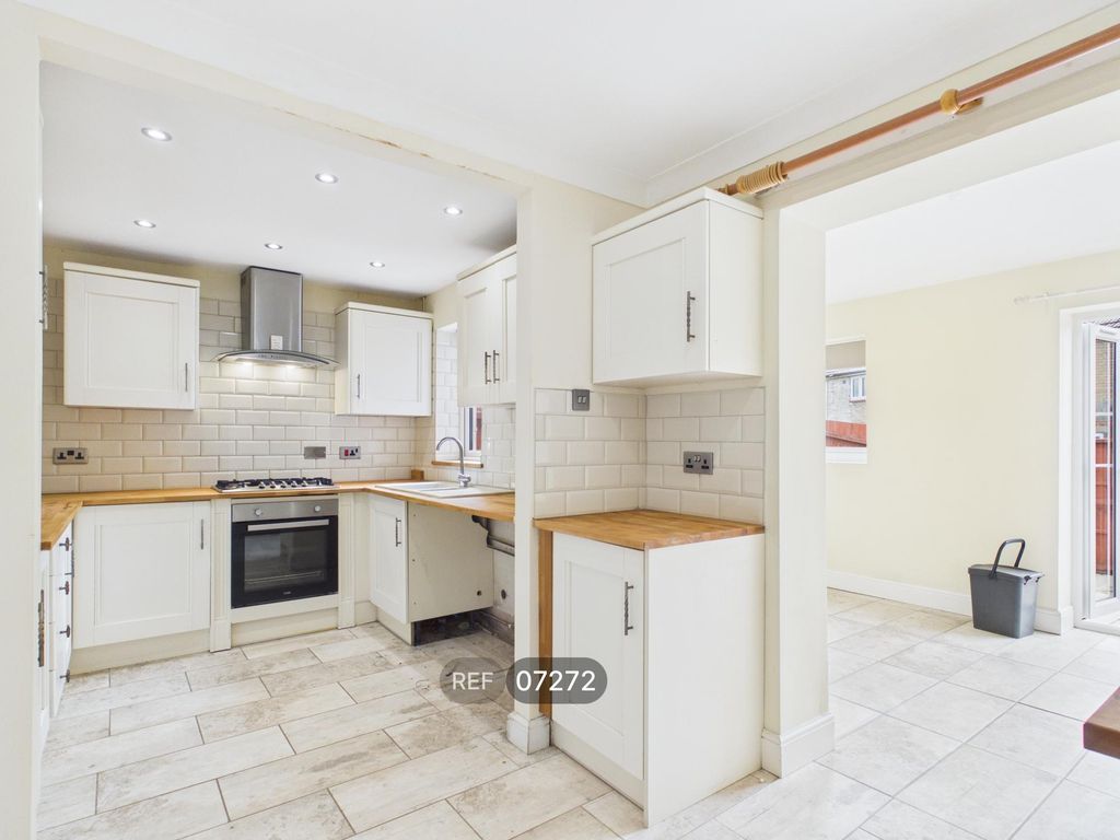 Property photo 3 of 16 Kitchen/Dining Room