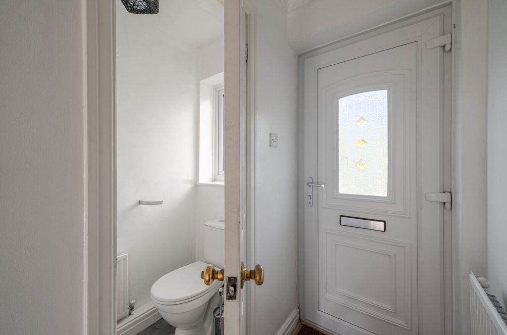 Property photo 2 of 20 1421353-13-699F17...