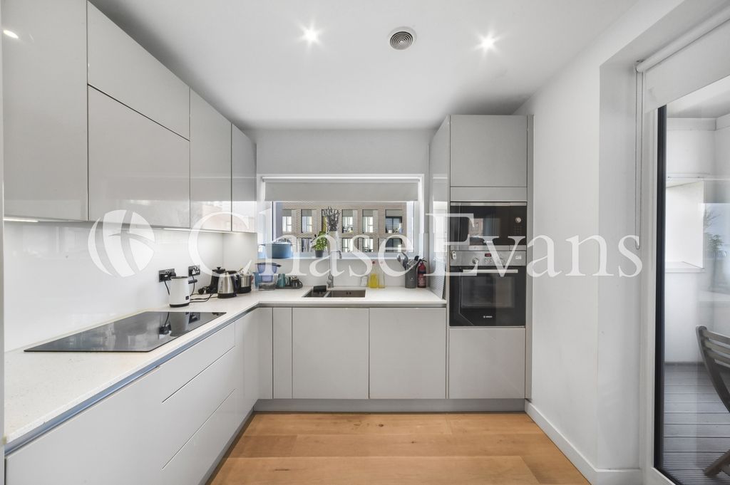 Property photo 3 of 12 Walton Heights, Elep