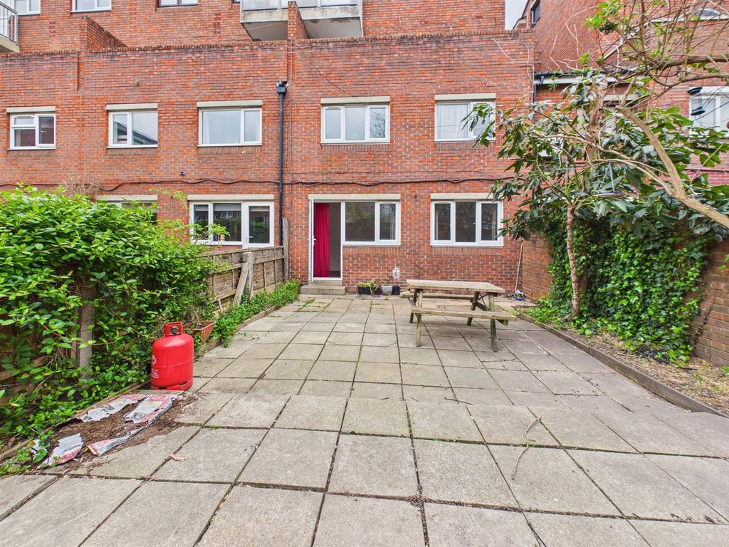 Property photo 3 of 15 Cam04237G0-Pr0283-Still009.Jpg