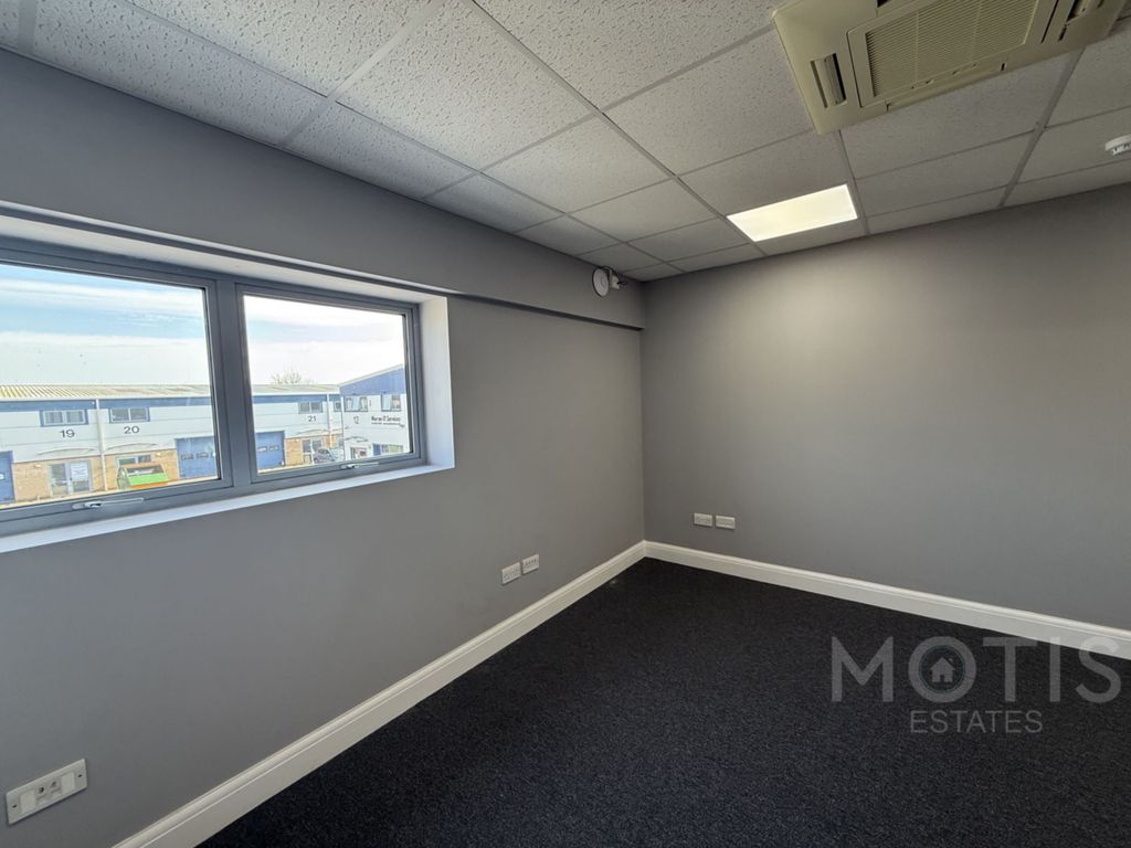 Property photo 2 of 6 Photo 6