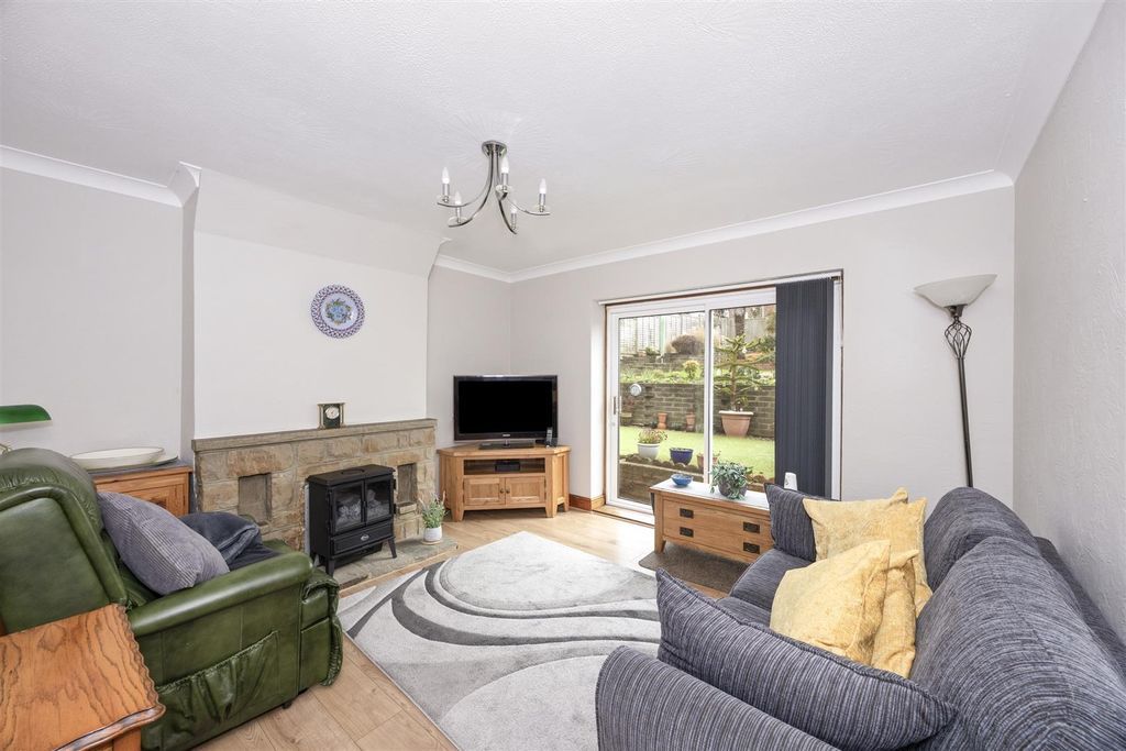 Property photo 2 of 20 Living Room