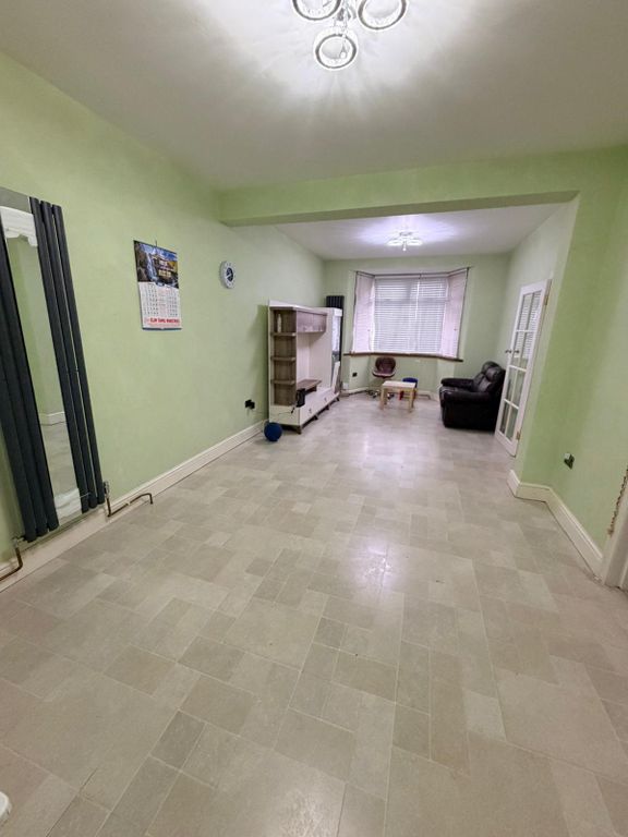 Property photo 3 of 12 Gallery