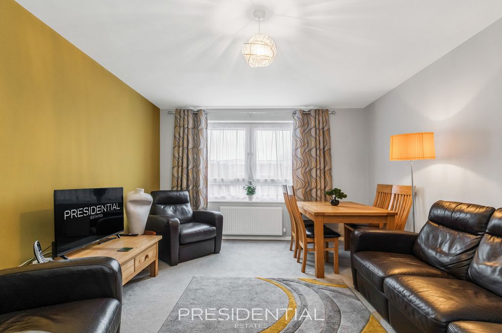 Property photo 2 of 24