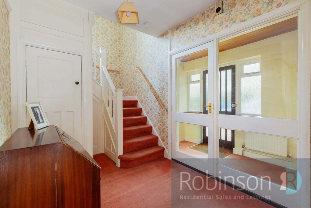 Property photo 2 of 17 17 Linden Avenue-12