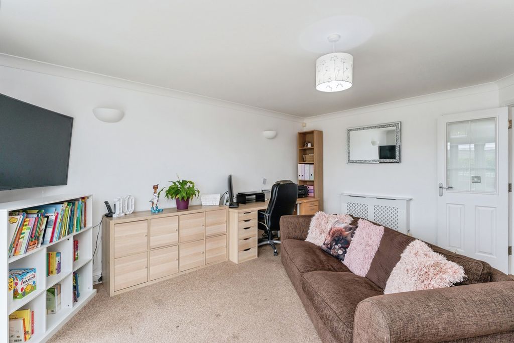 Additional image 7 of 2 bed flat for saleLlys Y Graig, Bryn-Y-Baal, Mold, Flintshire CH7