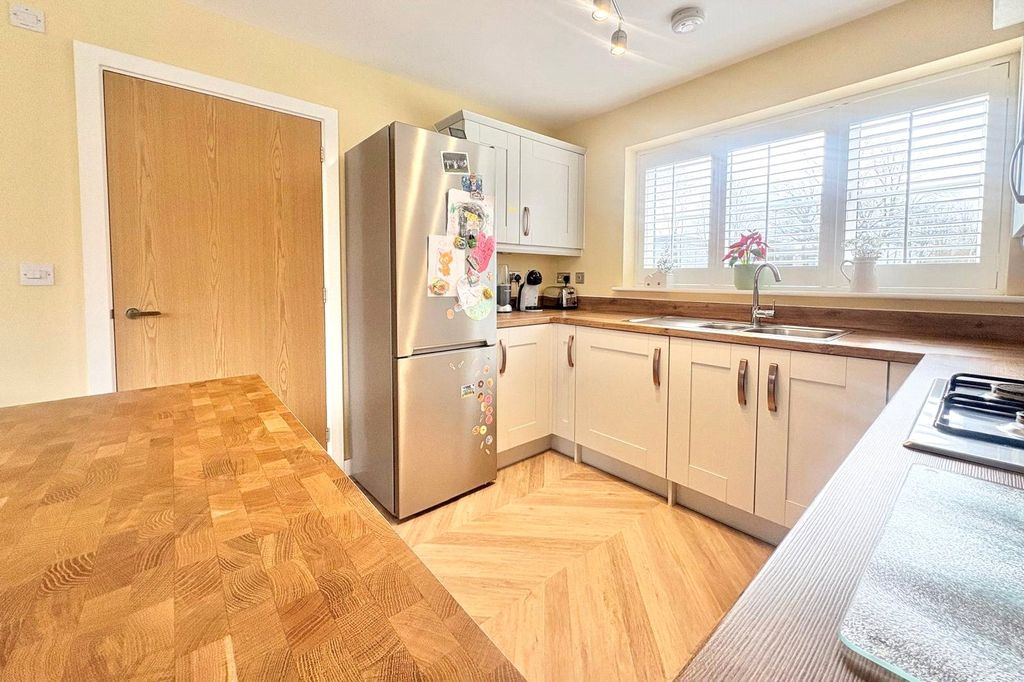 Property photo 2 of 26 Picture No. 12