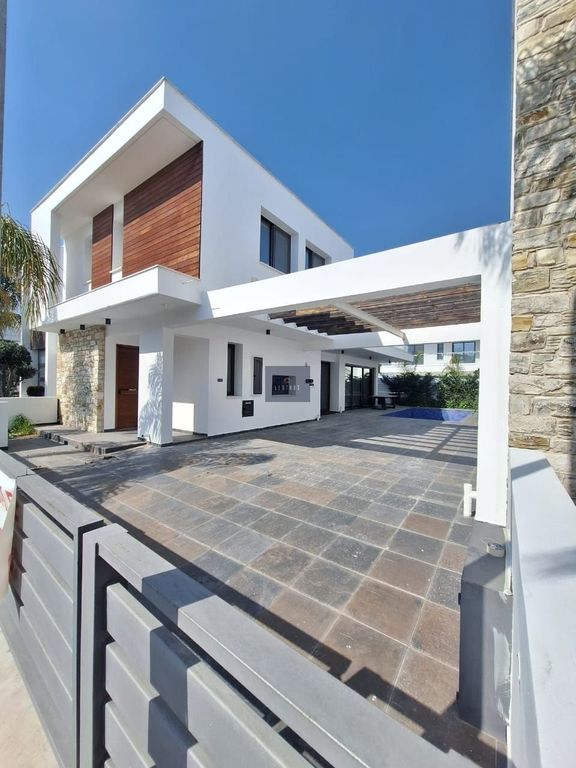 Property photo 1 of 25