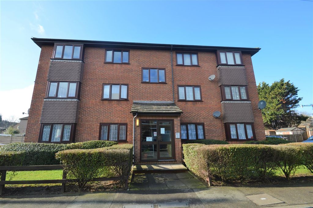 Property photo 1 of 8 External