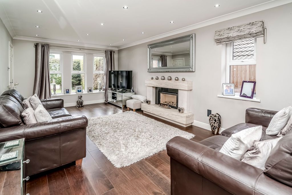 Property photo 2 of 53