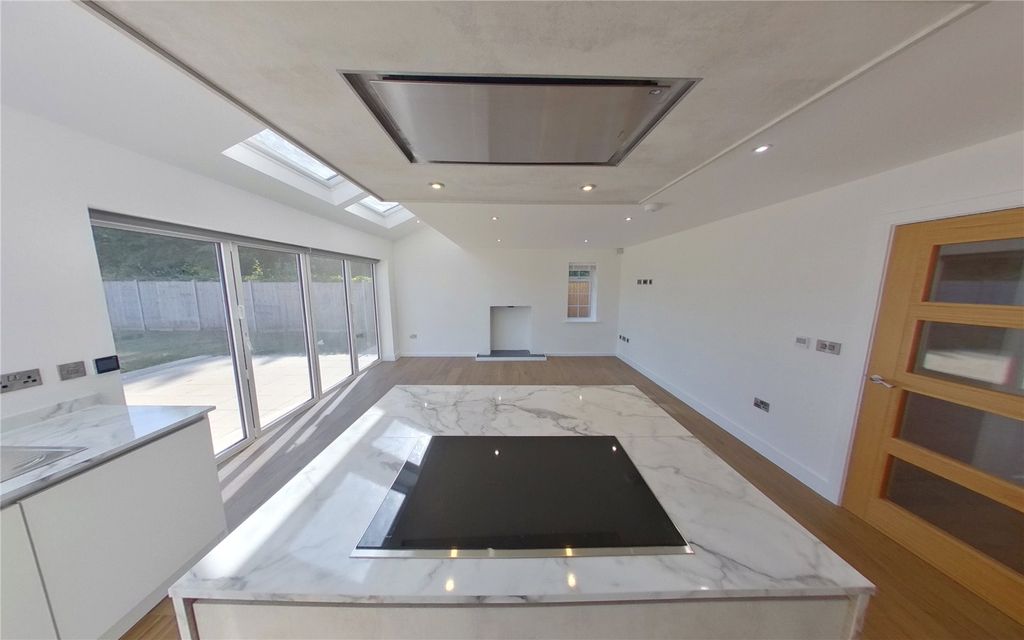 Property photo 3 of 64 Picture No. 58