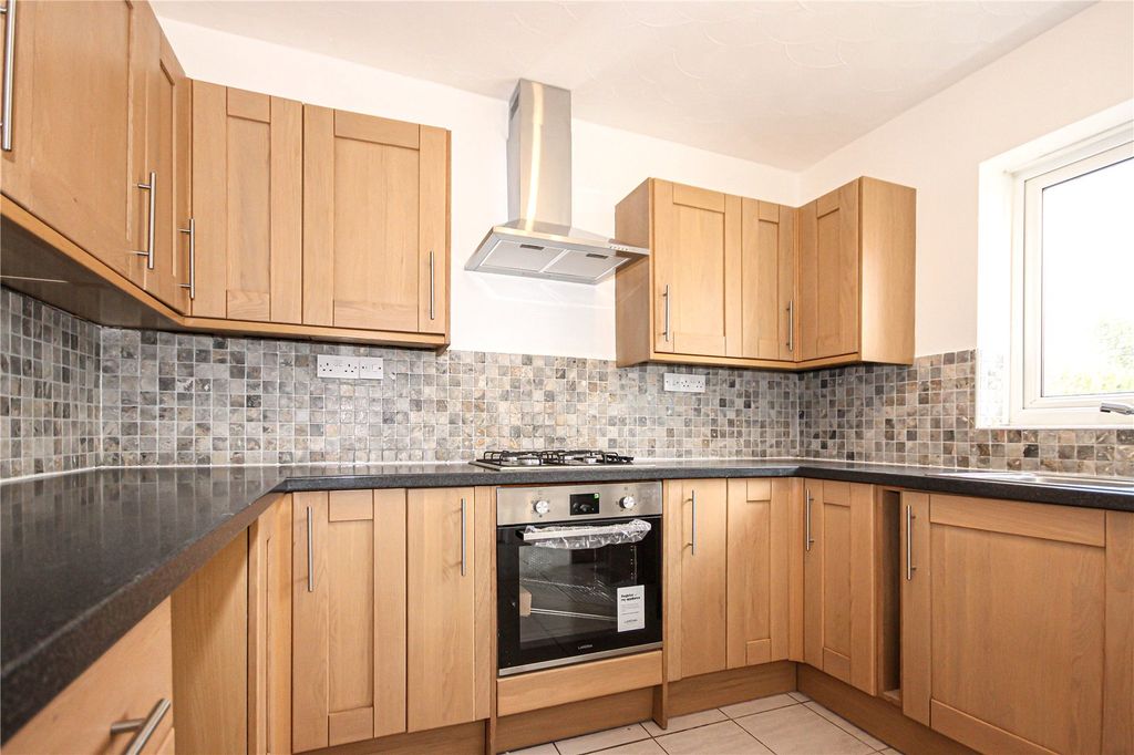 Property photo 2 of 13 Picture No. 12