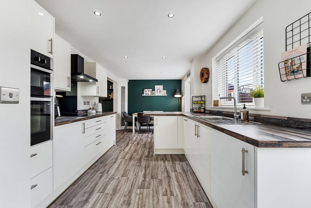 Property photo 3 of 36