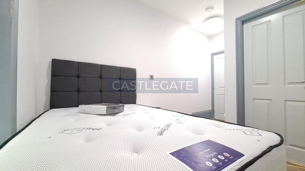 Property photo 3 of 13 Merchants Hall G.1.6 Bedroom (3)