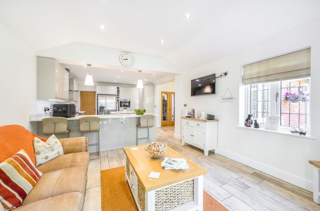 Additional image 9 of Something went wrong