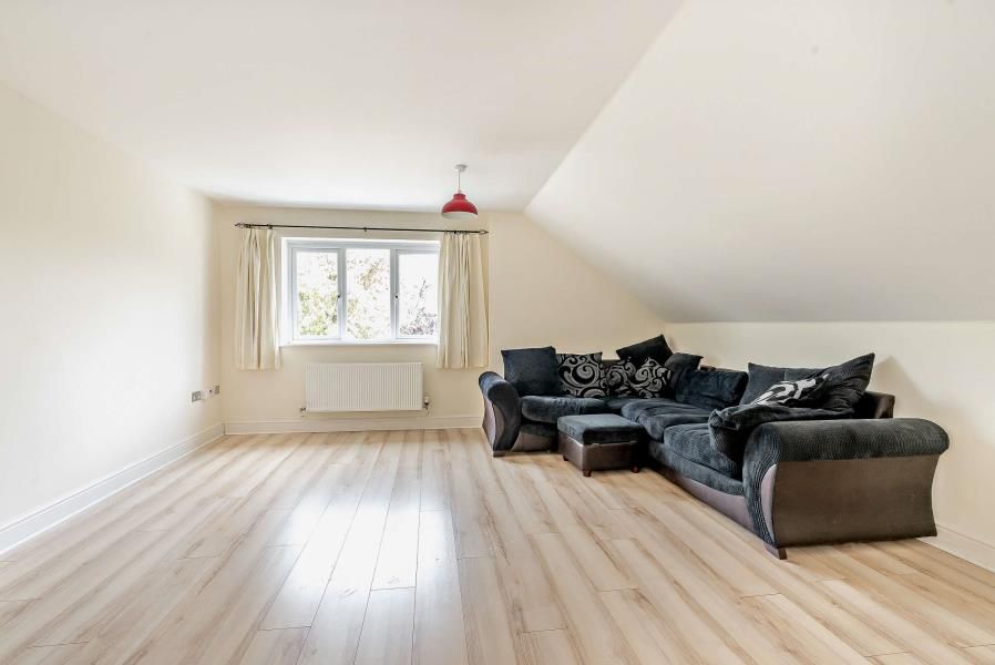 Property photo 2 of 8