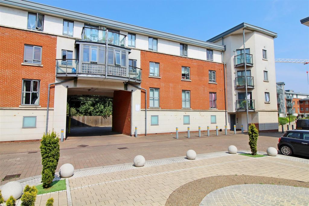 Property photo 1 of 14