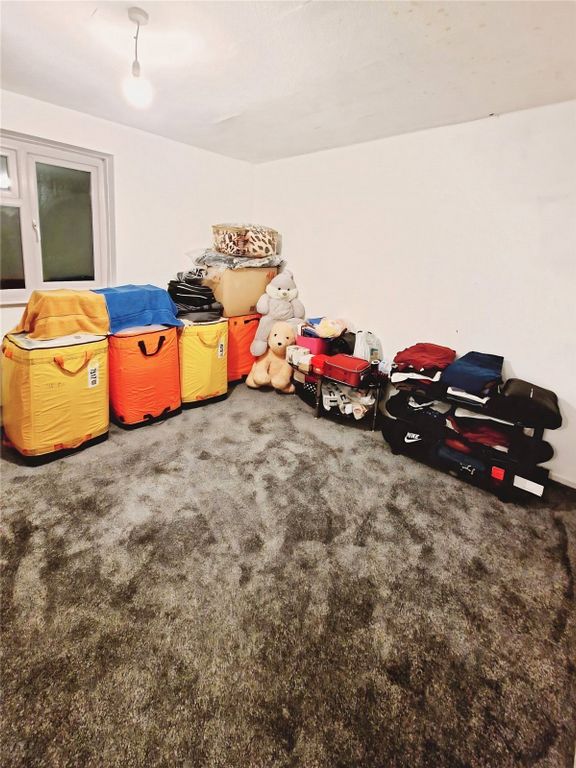 Property photo 3 of 10 Living Room