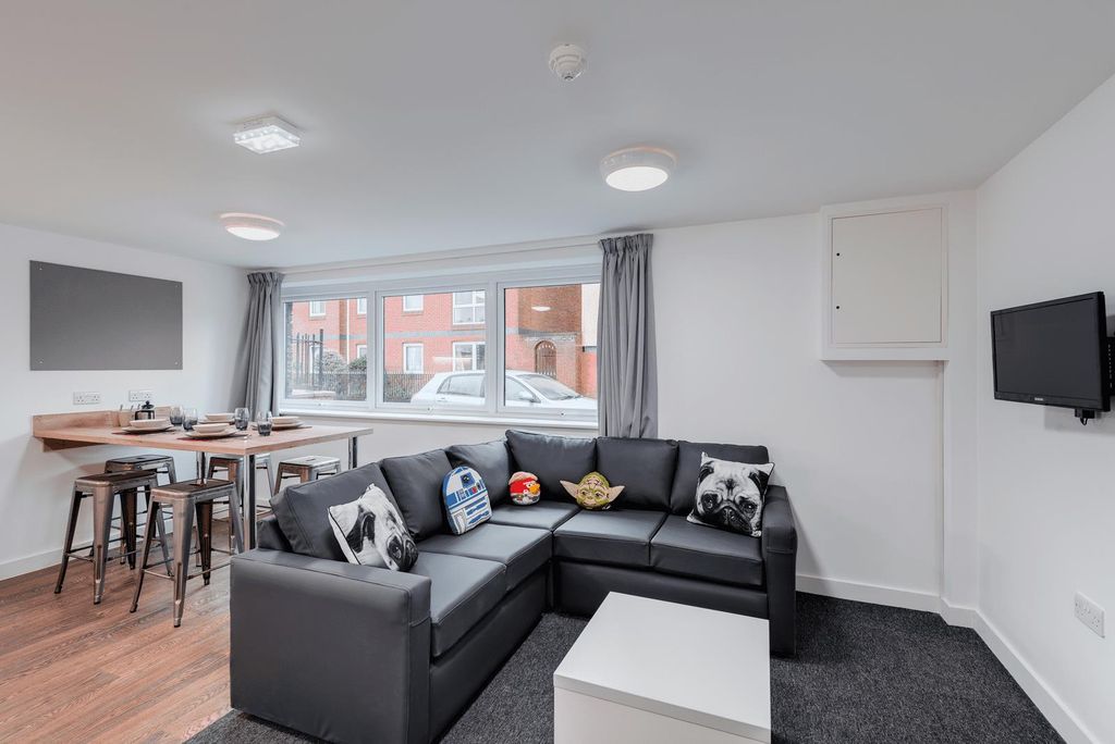 Property photo 2 of 16