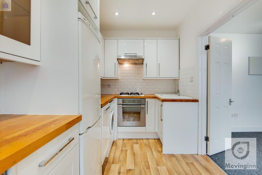 Property photo 2 of 12 Kitchen