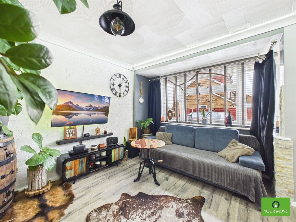 Property photo 3 of 18 Front