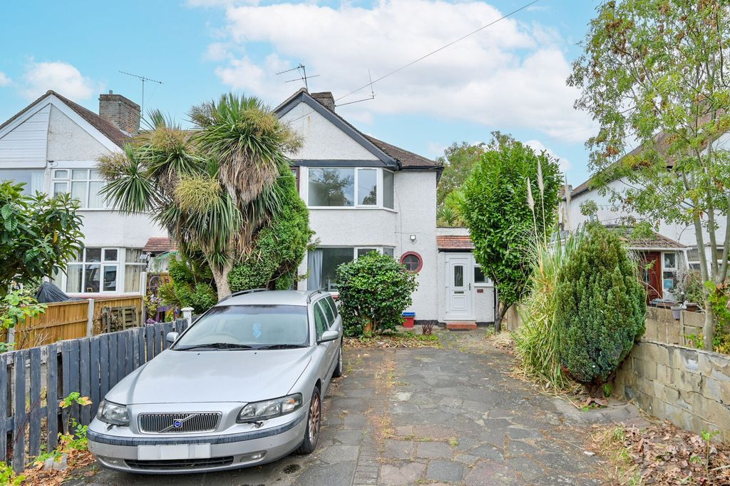 Property photo 2 of 11