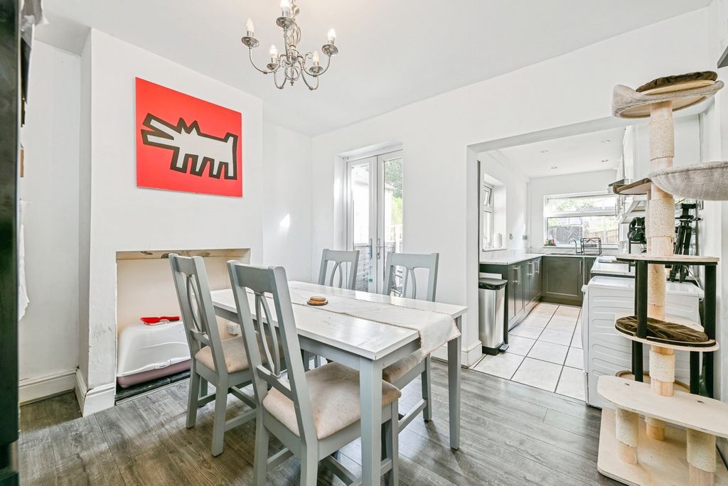 Property photo 2 of 18 Pbox-Img.Jpg