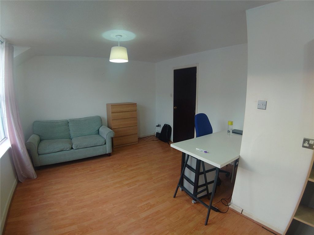 Property photo 3 of 5 Picture No. 02