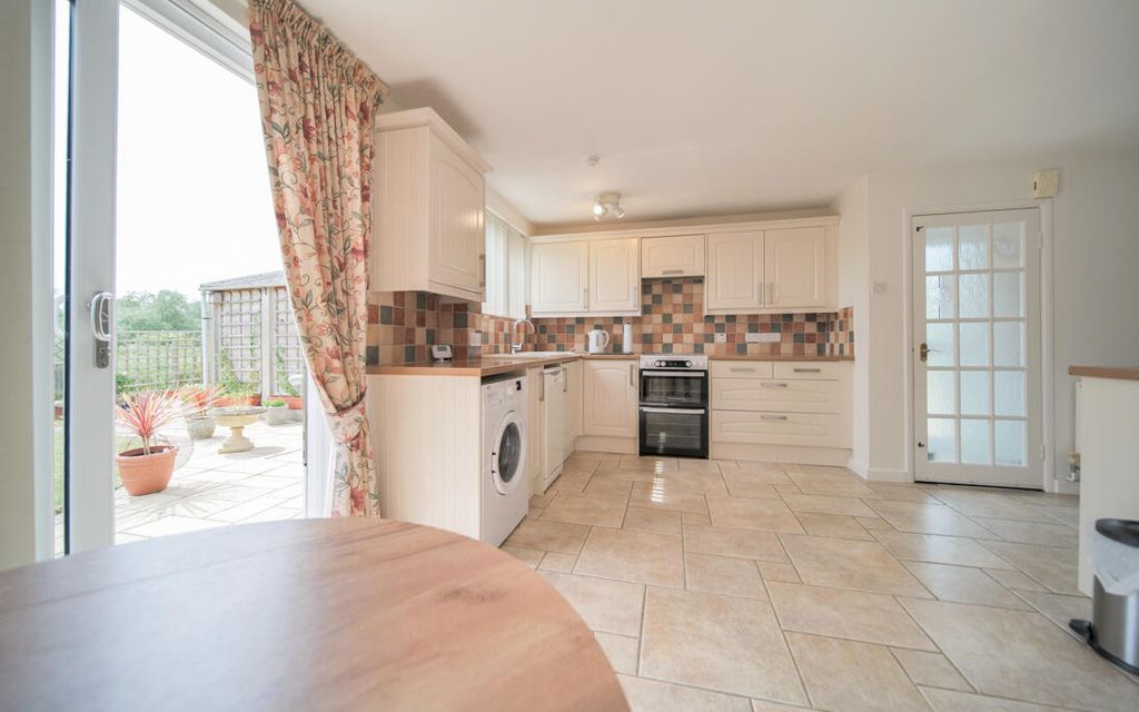 Property photo 3 of 16 P1072376.Jpg