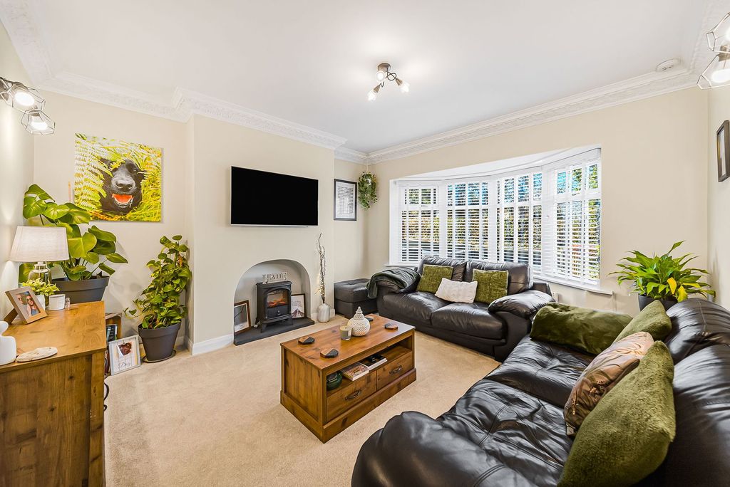 Property photo 2 of 40