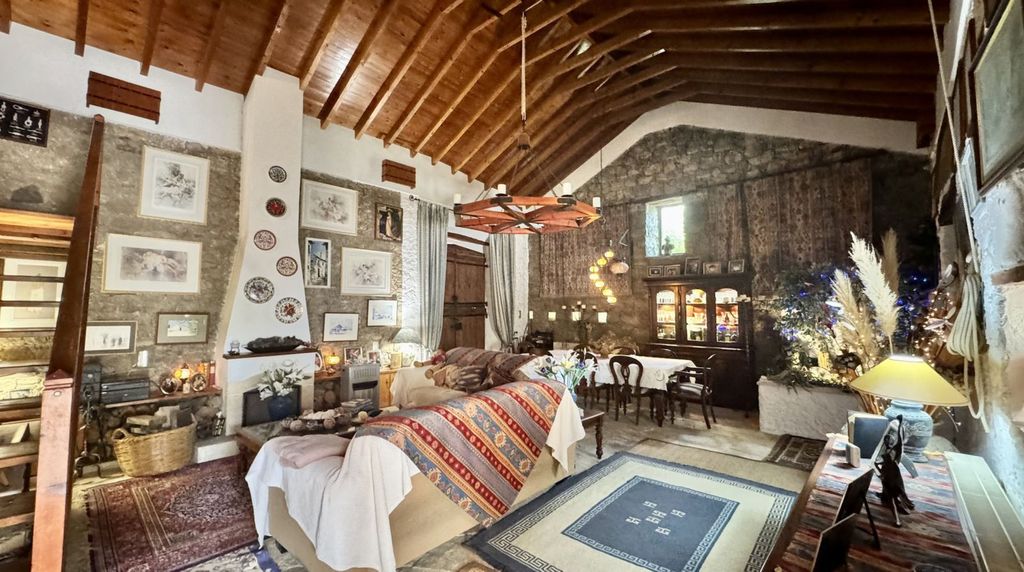 Property photo 3 of 34