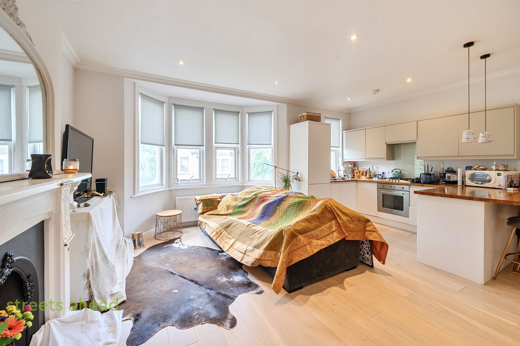 Property photo 3 of 11 78Bc6d73-7A61-43c...