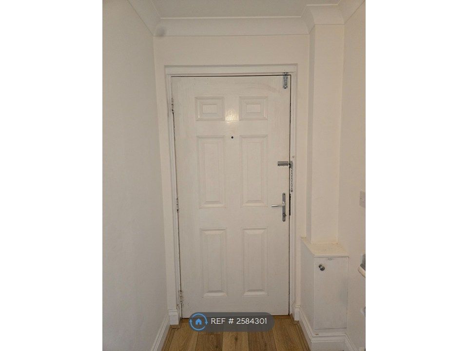 Property photo 3 of 21 Main Door