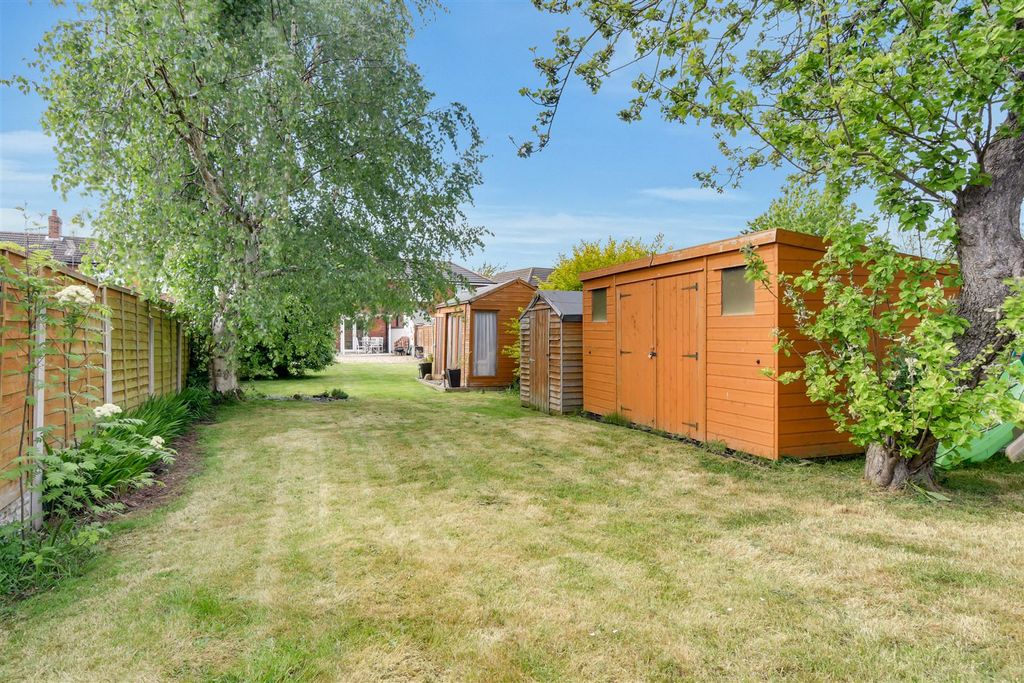 Property photo 2 of 22 Rear Garden