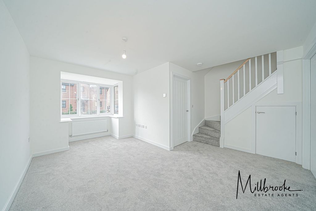 Property photo 2 of 26