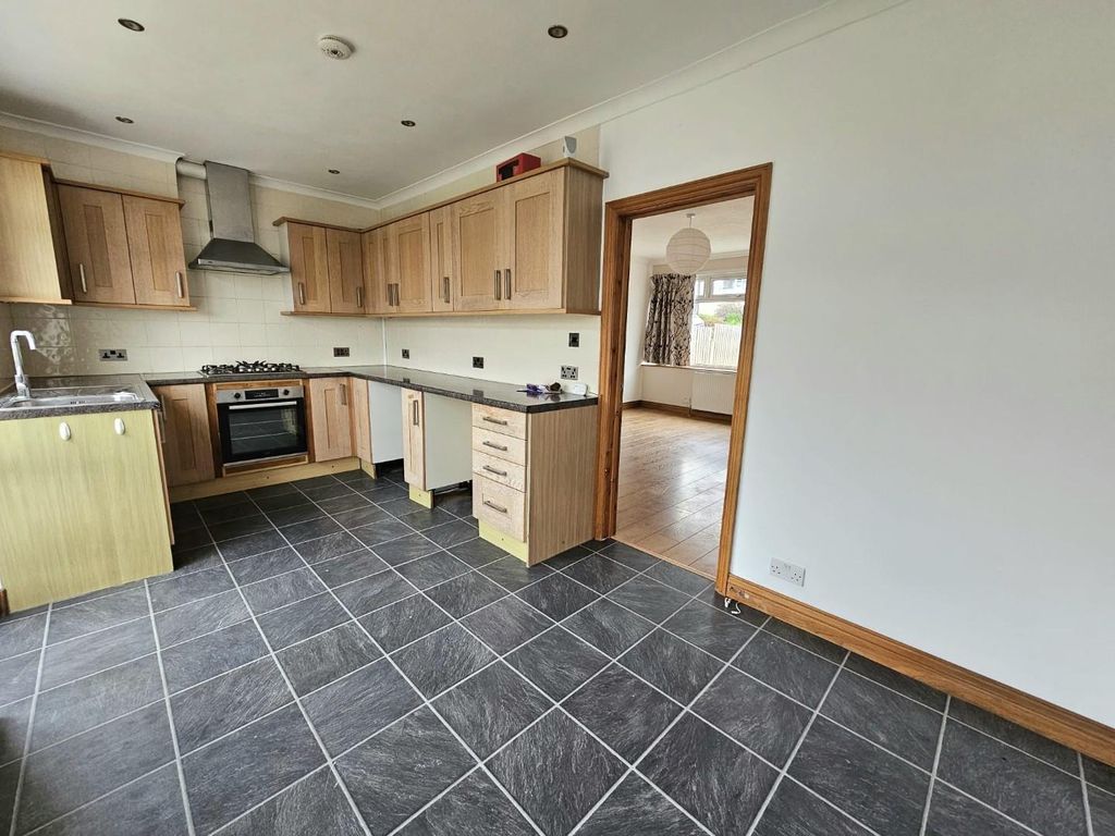 Property photo 3 of 14 83c73F9A-Cab2-4102-8762-97B31F84F759.Jpg