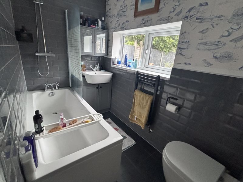 Property photo 3 of 17 Bathroom