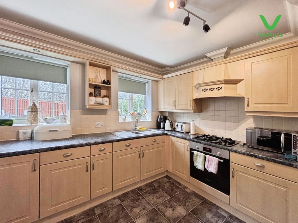 Property photo 3 of 17 Pbox-Img.Jpeg