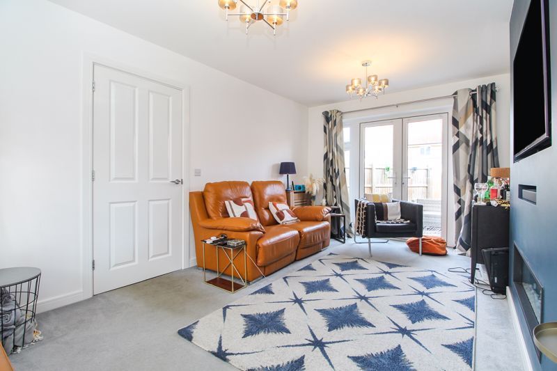 Property photo 1 of 21 Lounge