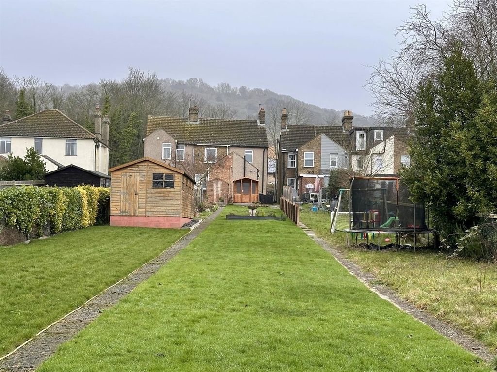 Property photo 2 of 10 Garden 2.Jpg