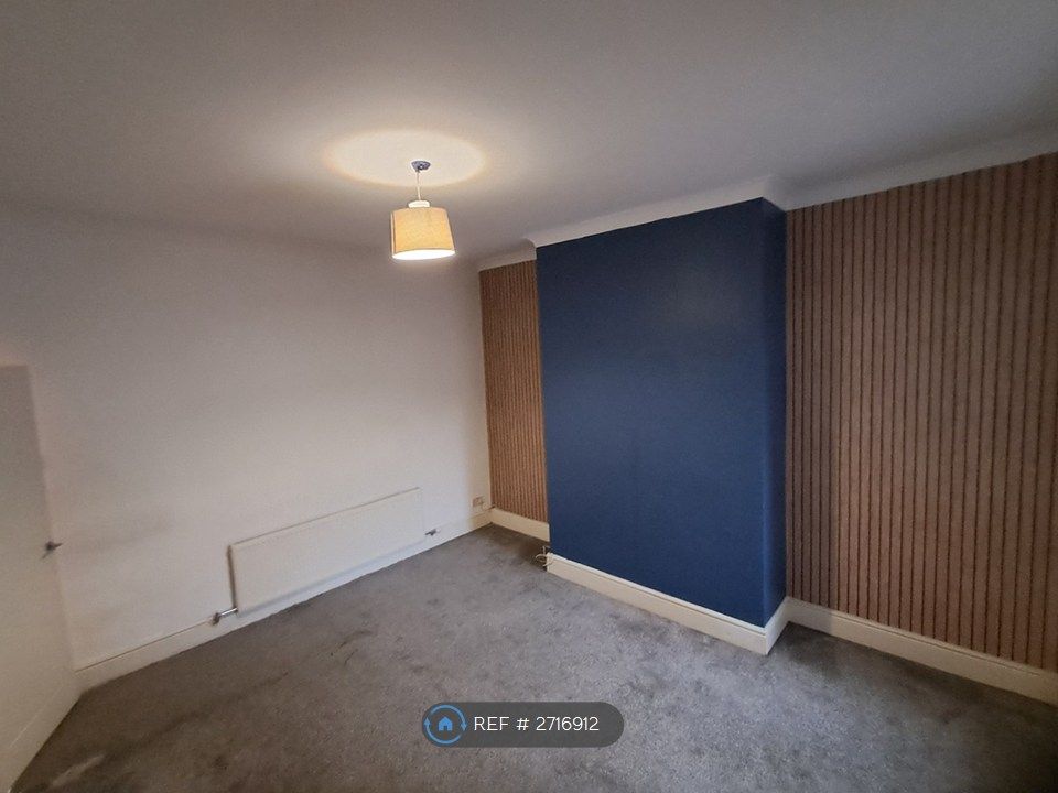 Property photo 3 of 14 Living Room/Dining Room