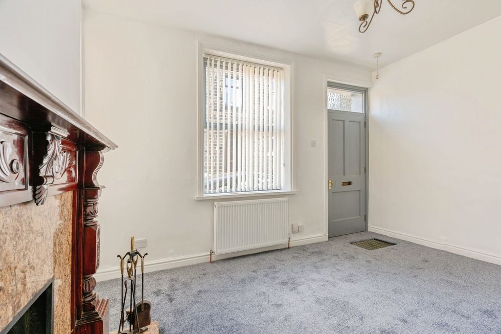 Property photo 2 of 16 Photo