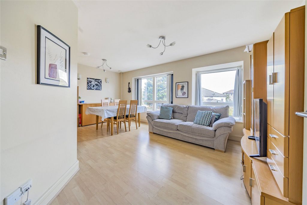 Property photo 3 of 12 Picture No. 06