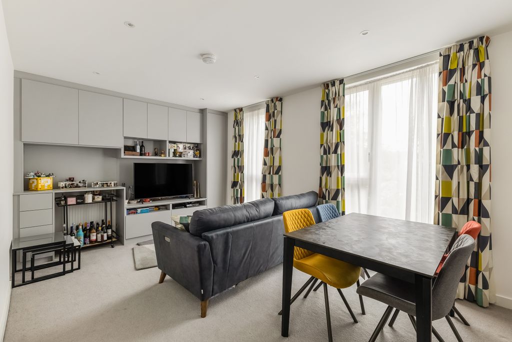 Property photo 2 of 24