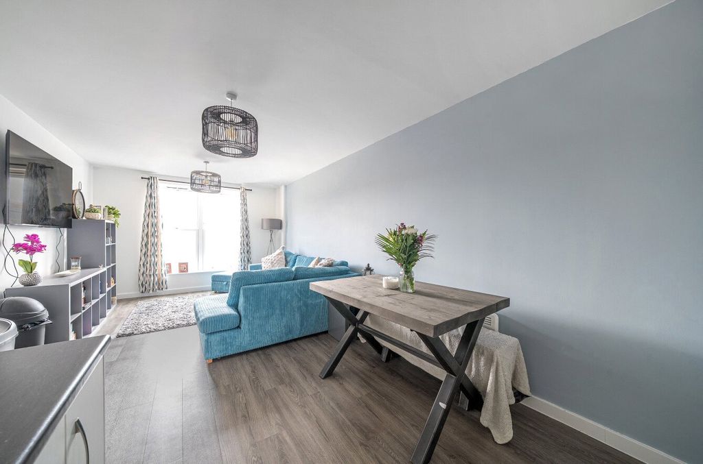 Property photo 2 of 13 1331281-6-68876F3...