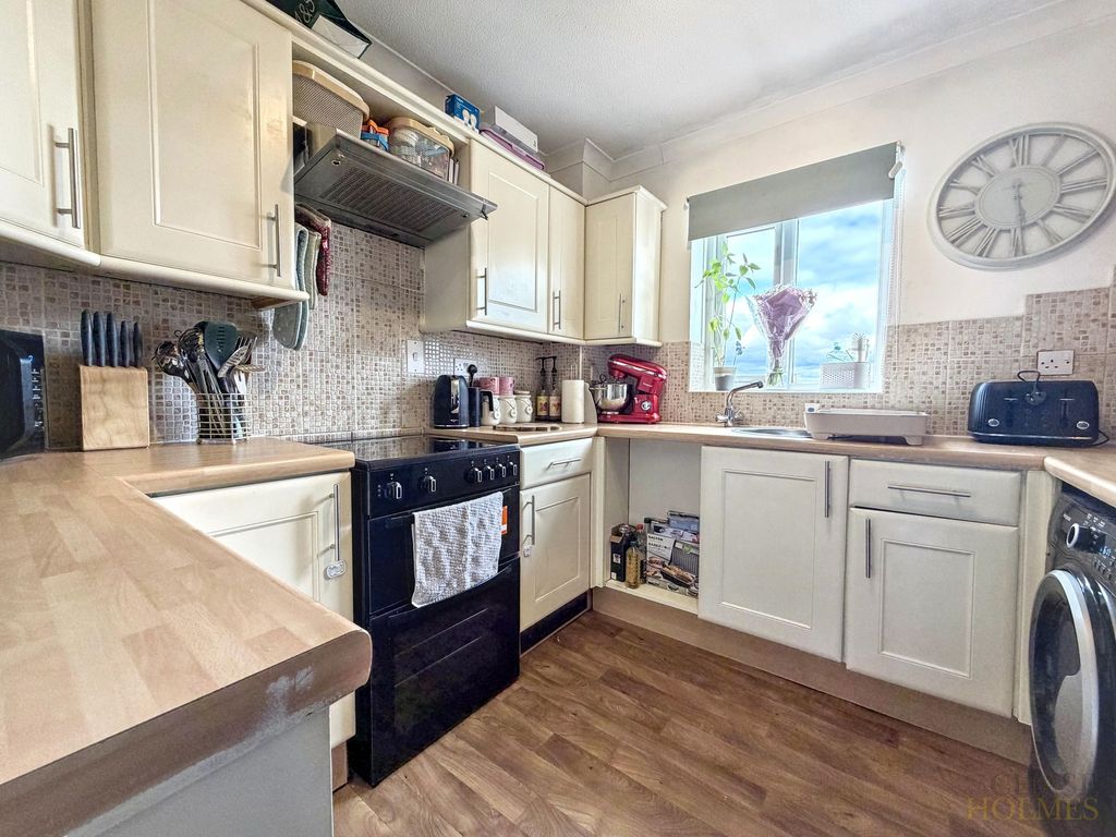 Property photo 2 of 13