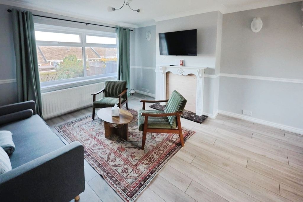 Property photo 2 of 16 Pbox-Img.Jpg