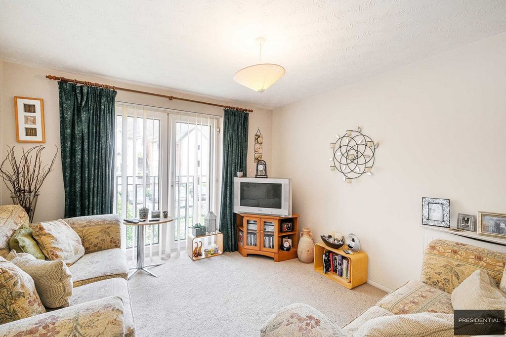 Property photo 2 of 12